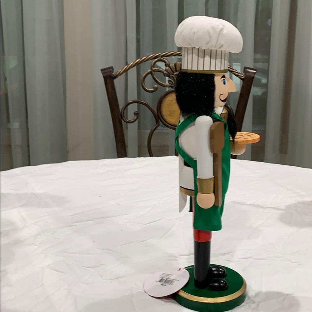 Nutcracker - Picture 4 of 5